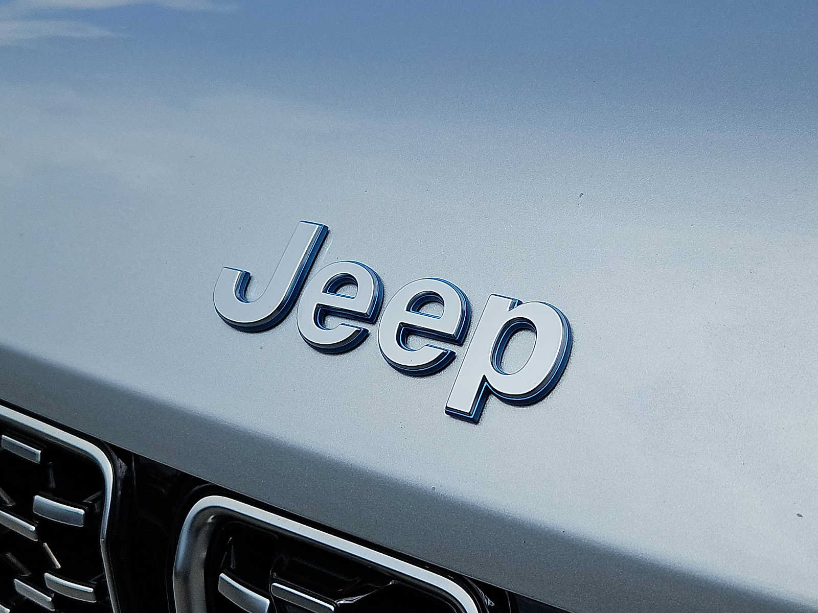 Used 2022 Jeep Grand Cherokee Summit AWD/4WD image 32