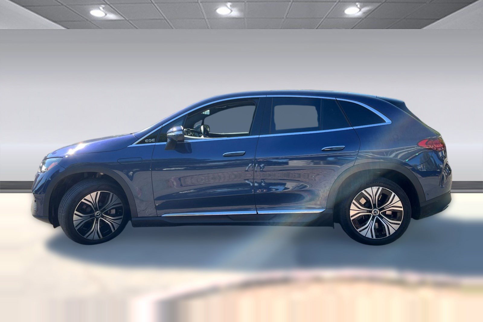 Used 2023 Mercedes-Benz EQE 350+ 4MATIC SUV image 2