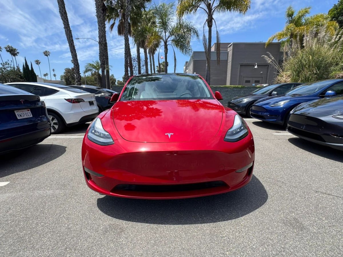 Used 2022 Tesla Model Y Long Range AWD/4WD image 5