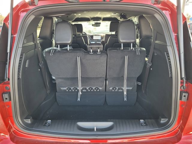 Used 2026 Chrysler Pacifica Select image 16
