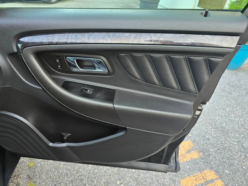 Used 2012 Ford Taurus Limited FWD image 19