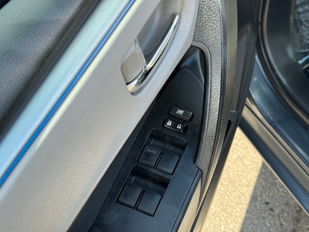 Used 2015 Toyota Corolla LE w/ Driver Convenience Package FWD image 19