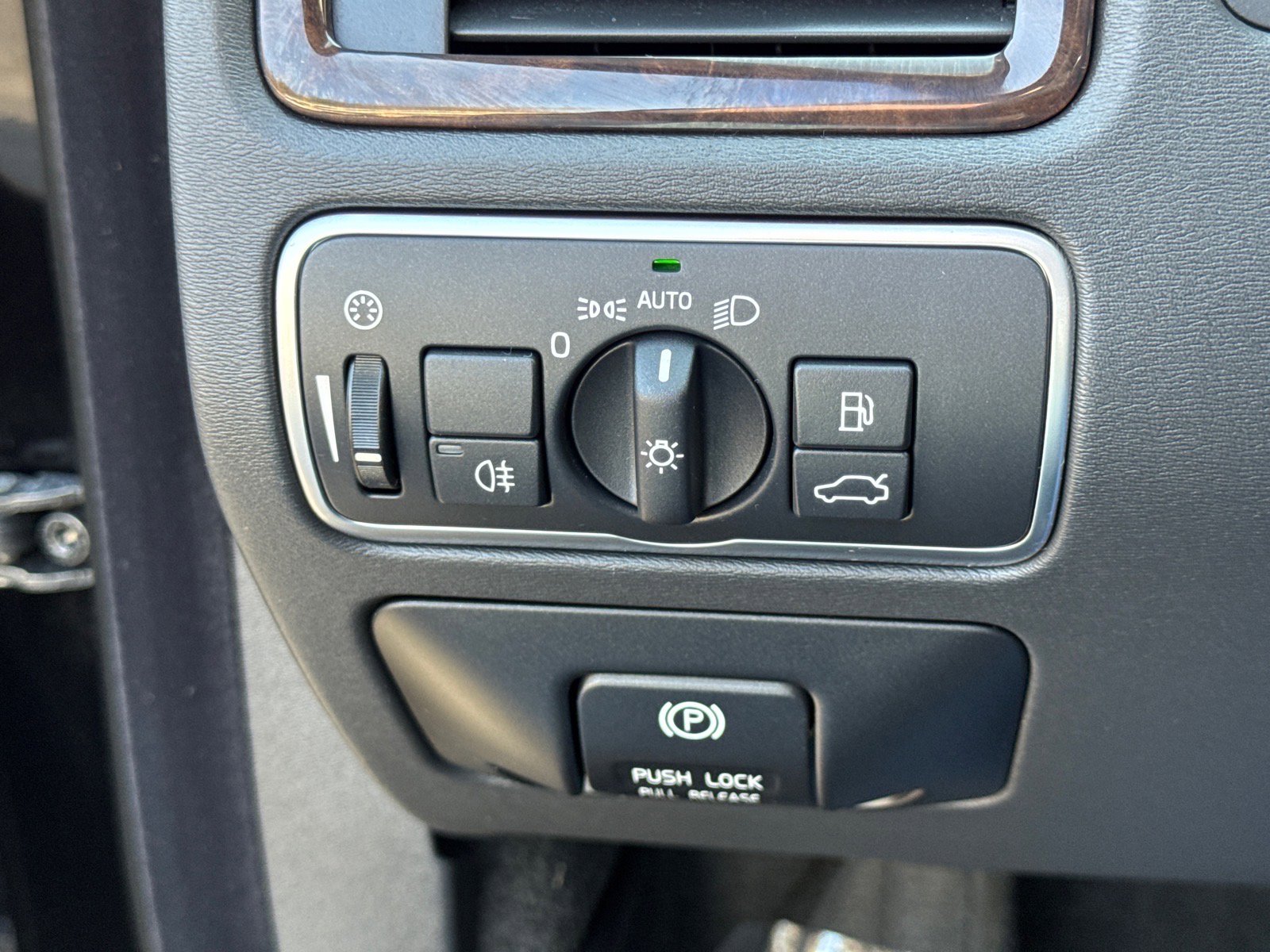 Used 2015 Volvo S80 T5 image 13