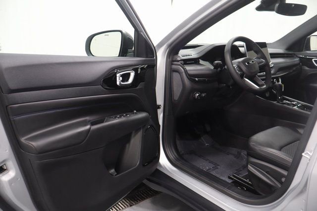 New 2026 Jeep Compass Latitude image 10