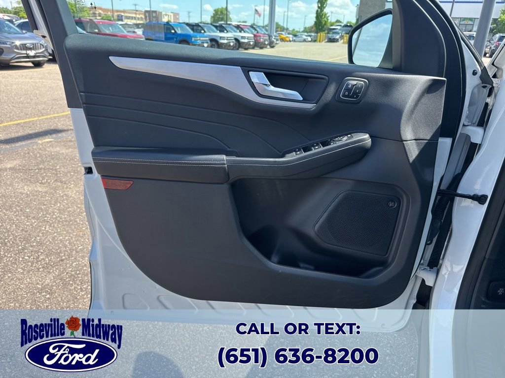 Used 2023 Ford Escape Platinum w/ Premium Technology Package AWD/4WD image 28