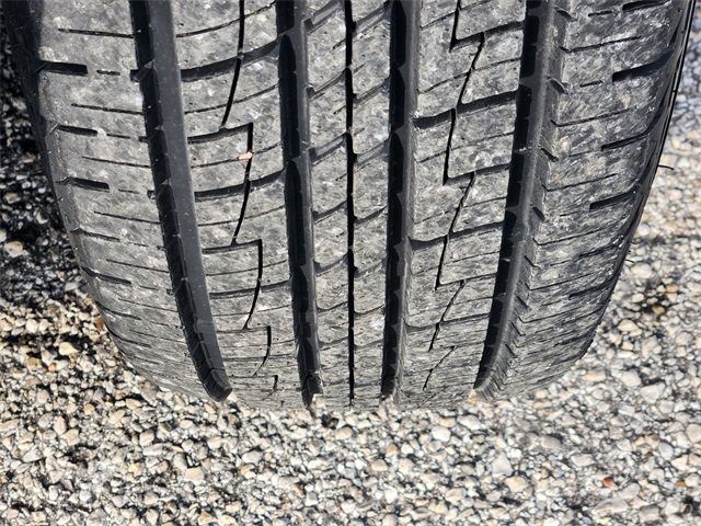 Used 2023 Chevrolet Traverse LT image 11