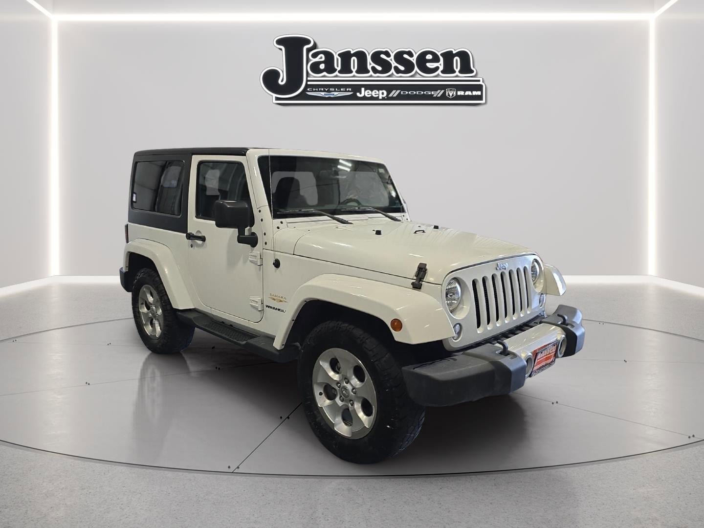 Used 2015 Jeep Wrangler Sahara w/ Connectivity Group AWD/4WD image 6