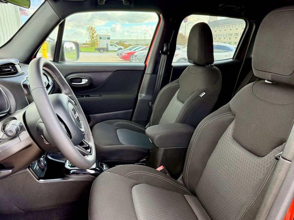 Used 2021 Jeep Renegade Latitude image 10