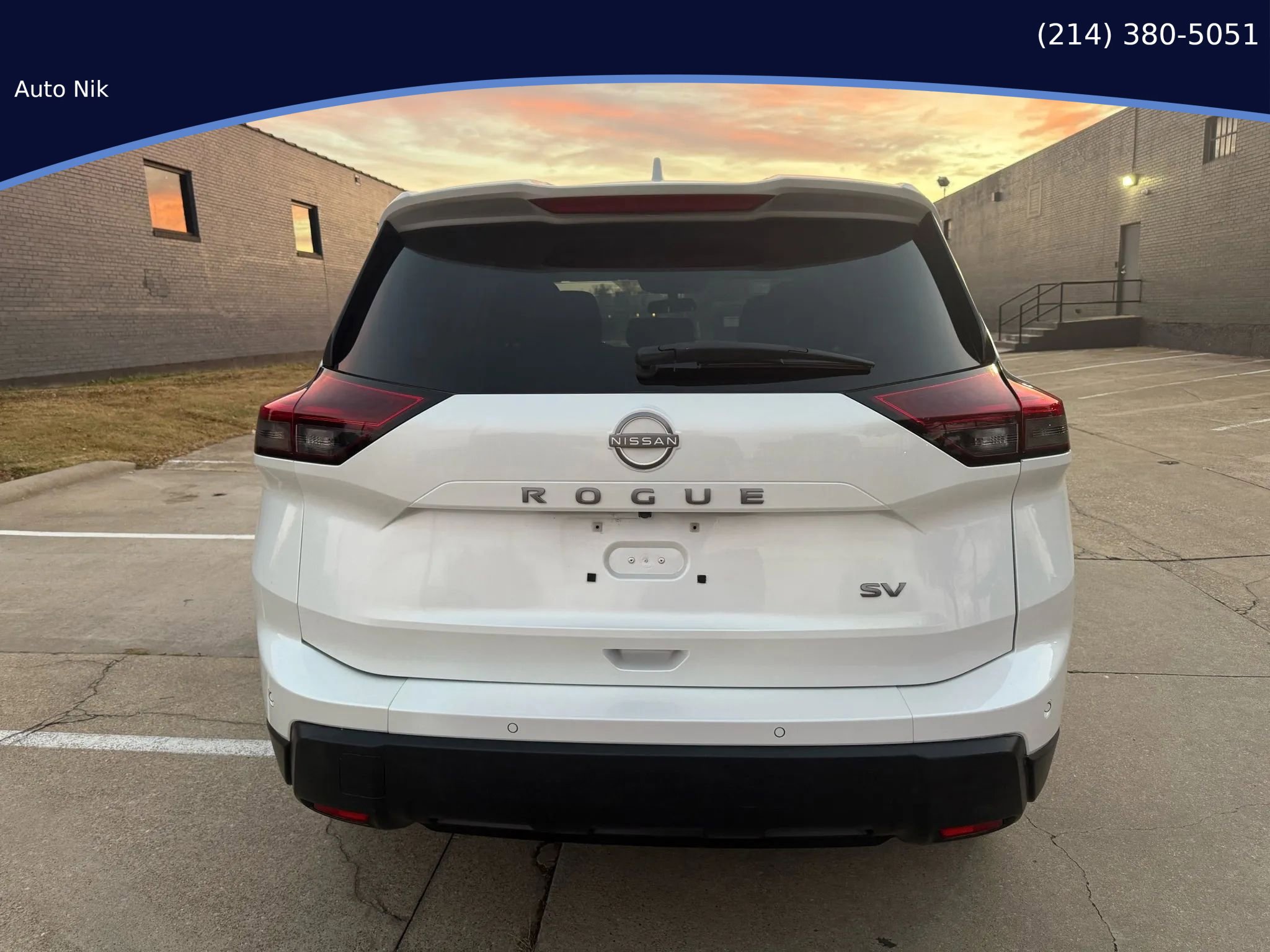 Used 2024 Nissan Rogue SV image 4