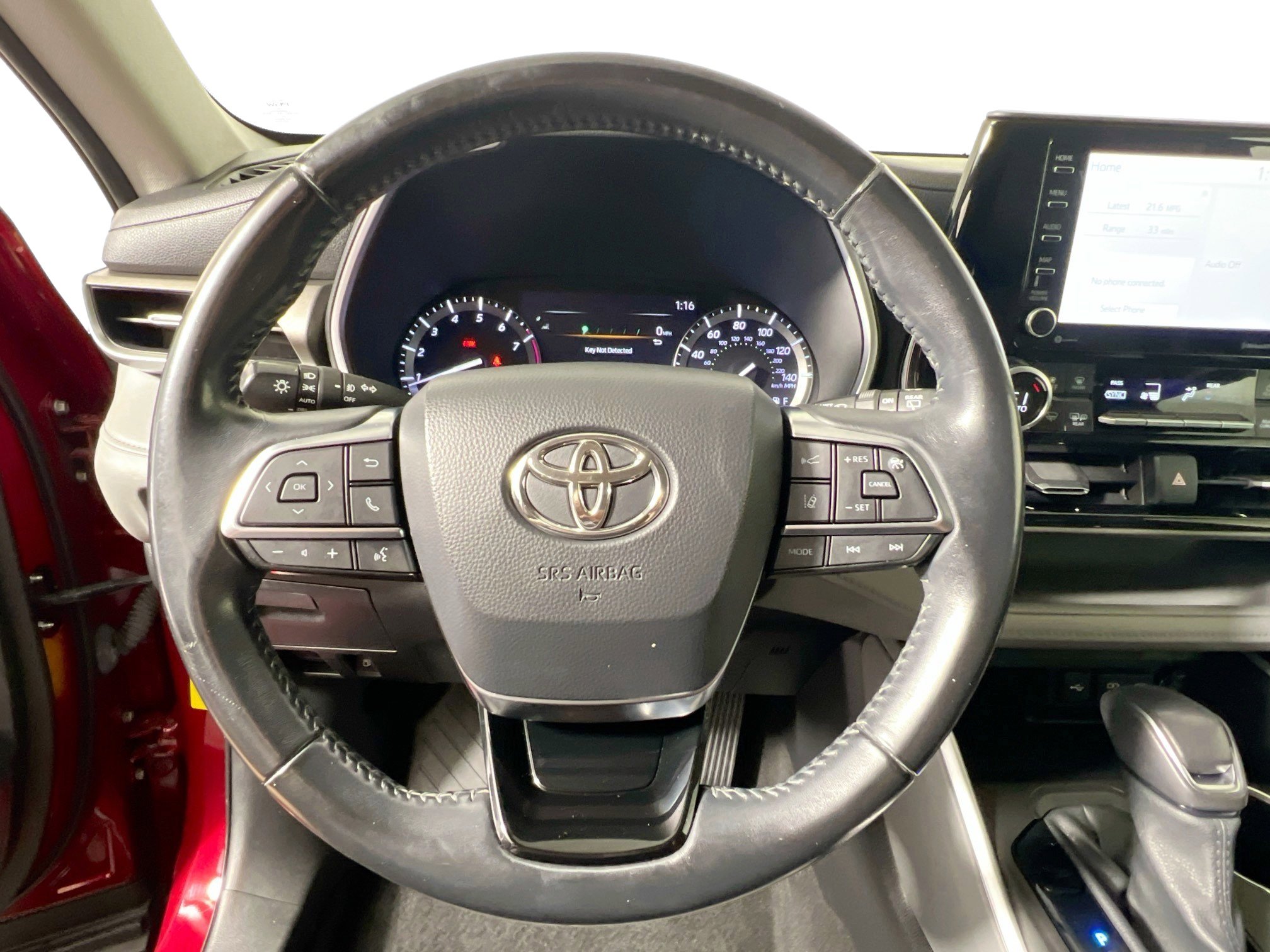 Used 2020 Toyota Highlander XLE image 17