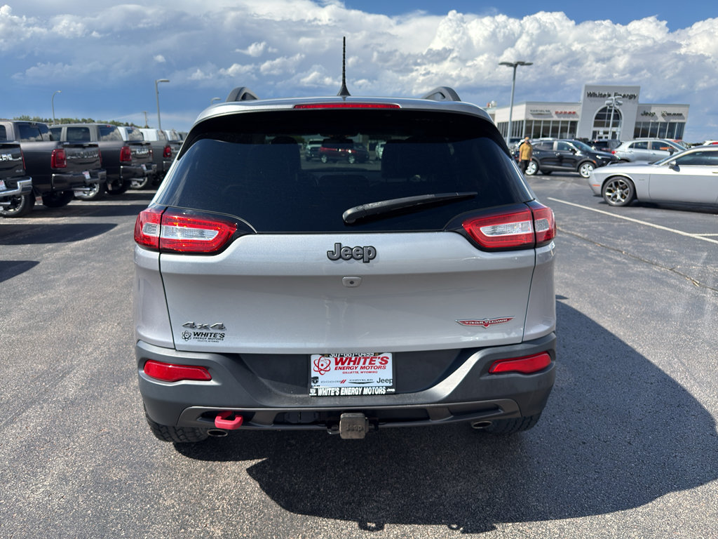 Used 2017 Jeep Cherokee Trailhawk w/ Cold Weather Group AWD/4WD image 6