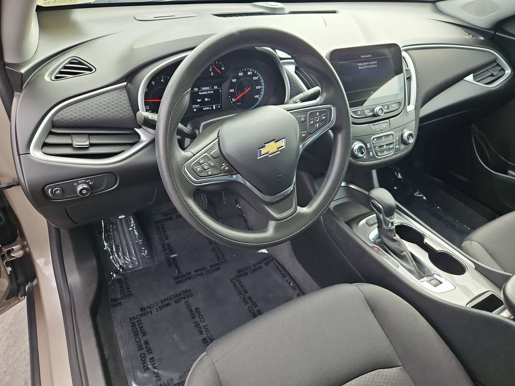 Used 2024 Chevrolet Malibu LT FWD image 13