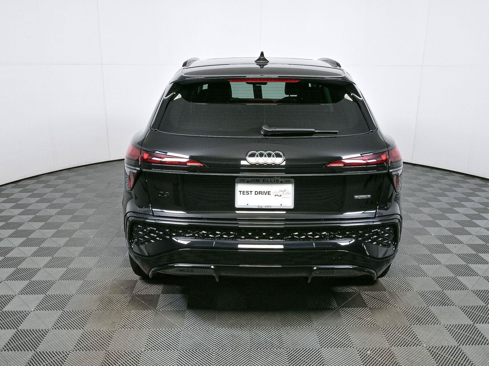 New 2026 Audi Q3 quattro 2.0T AWD/4WD image 31