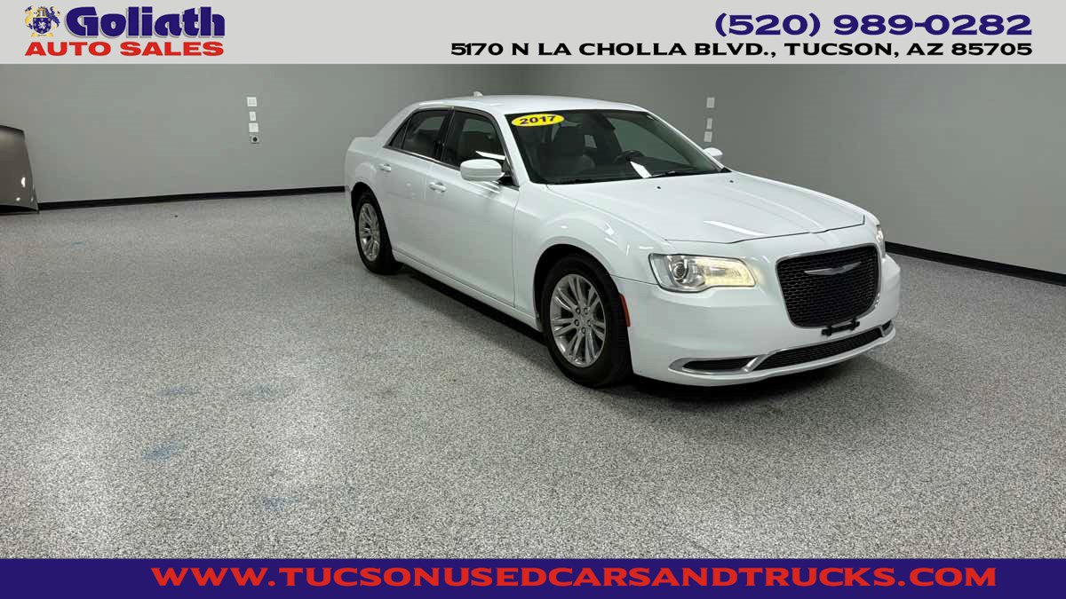 Used 2017 Chrysler 300 Limited RWD image 1