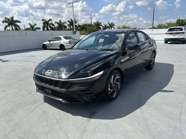 Used 2025 Hyundai Elantra SEL image 33