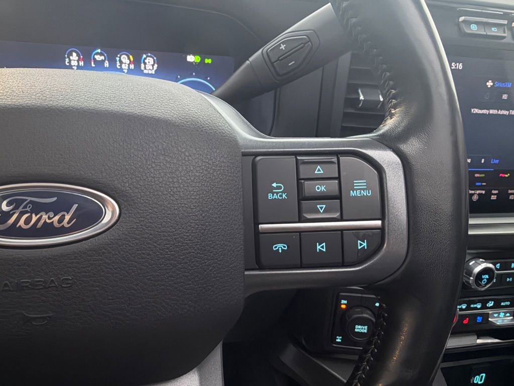 Used 2023 Ford F350 Lariat w/ Chrome Package image 28