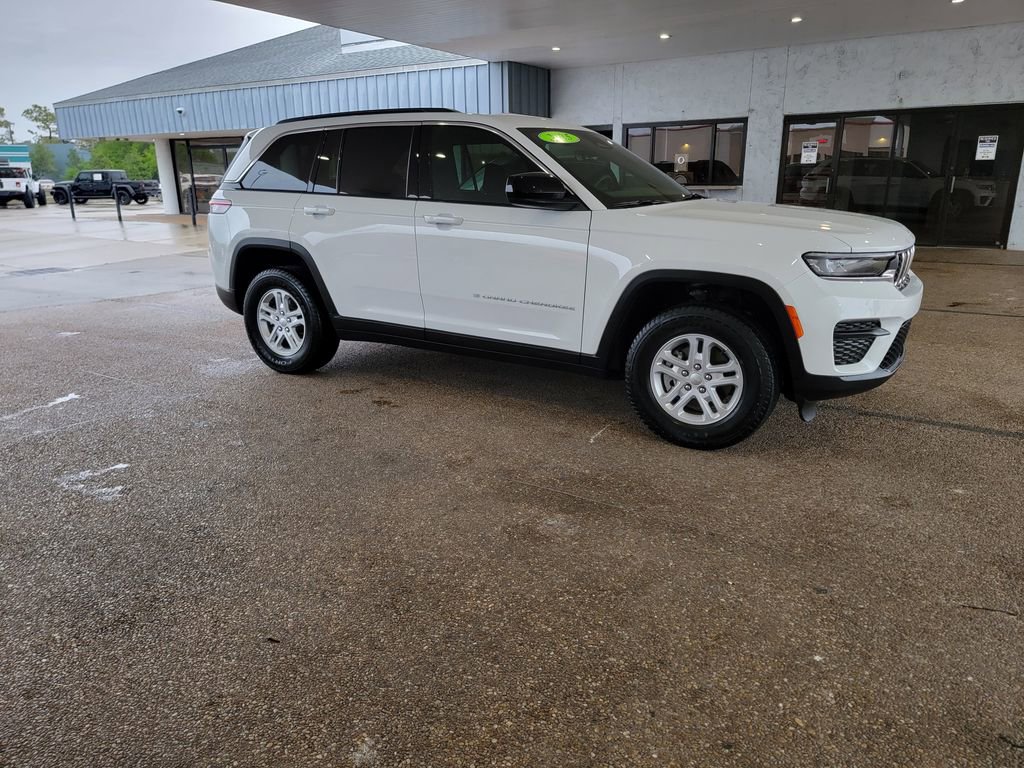 Used 2025 Jeep Grand Cherokee Laredo w/ Trailer Tow Package image 7