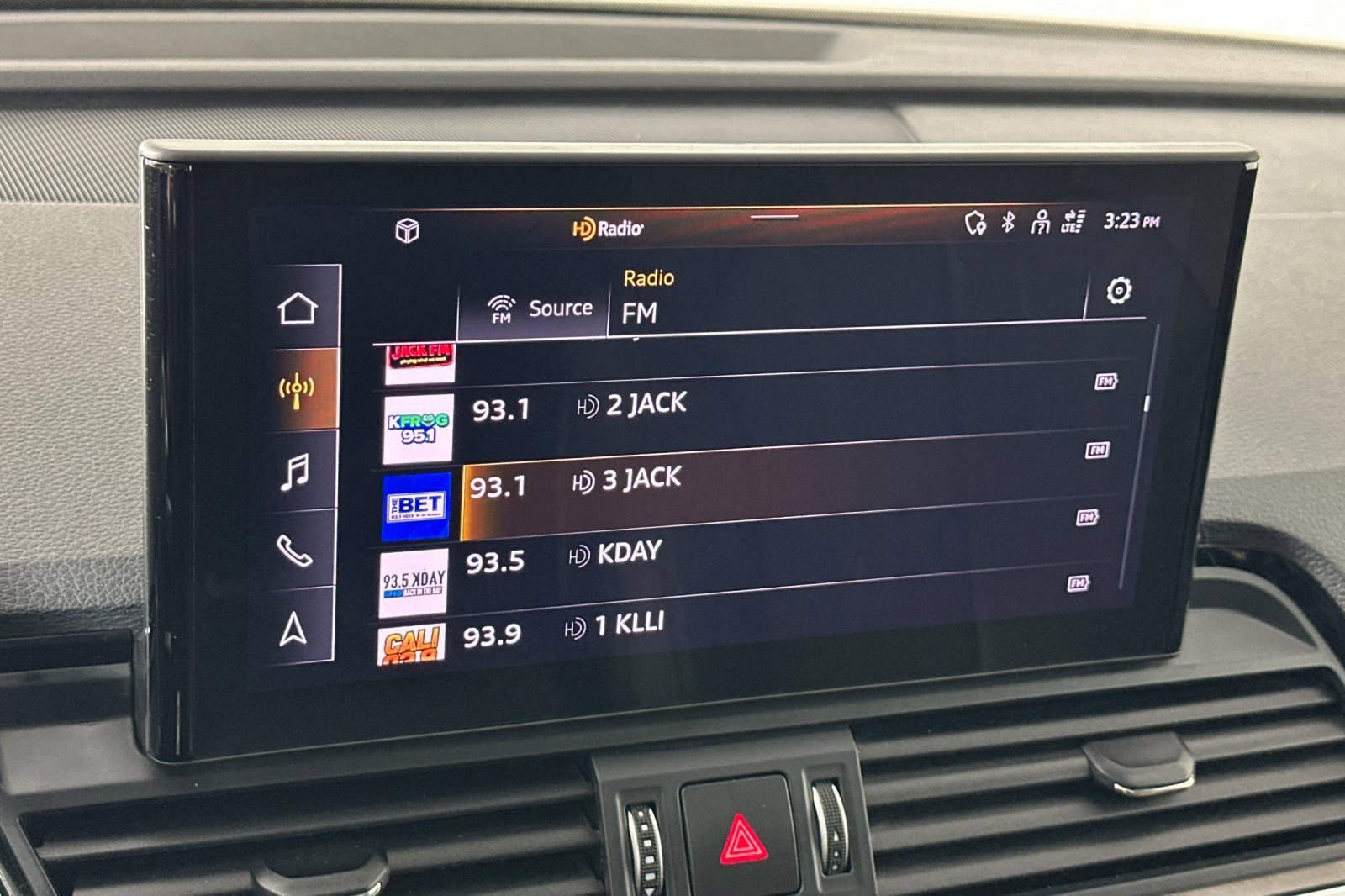 Used 2023 Audi Q5 e Premium Plus w/ Premium Plus Package image 17