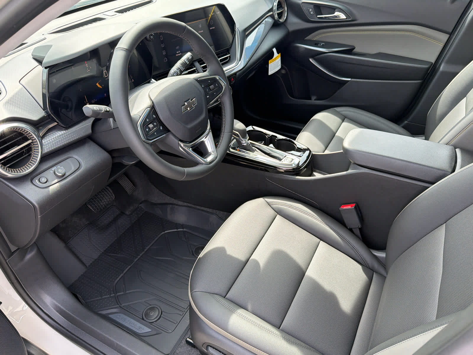 New 2026 Chevrolet Trax ACTIV w/ Sunroof Package FWD image 20