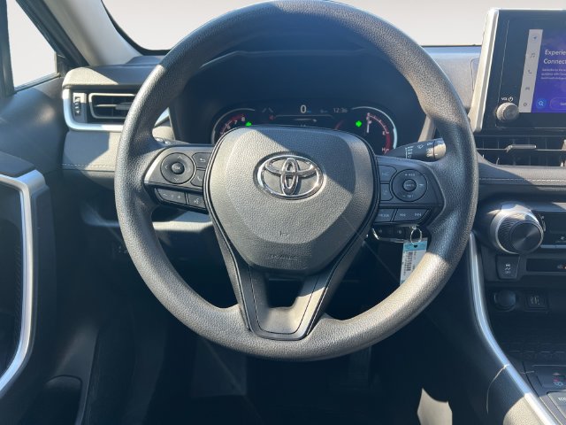 Used 2025 Toyota RAV4 LE AWD/4WD image 13