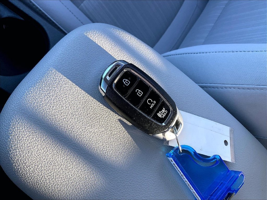 Used 2023 Hyundai Kona SEL AWD/4WD image 27