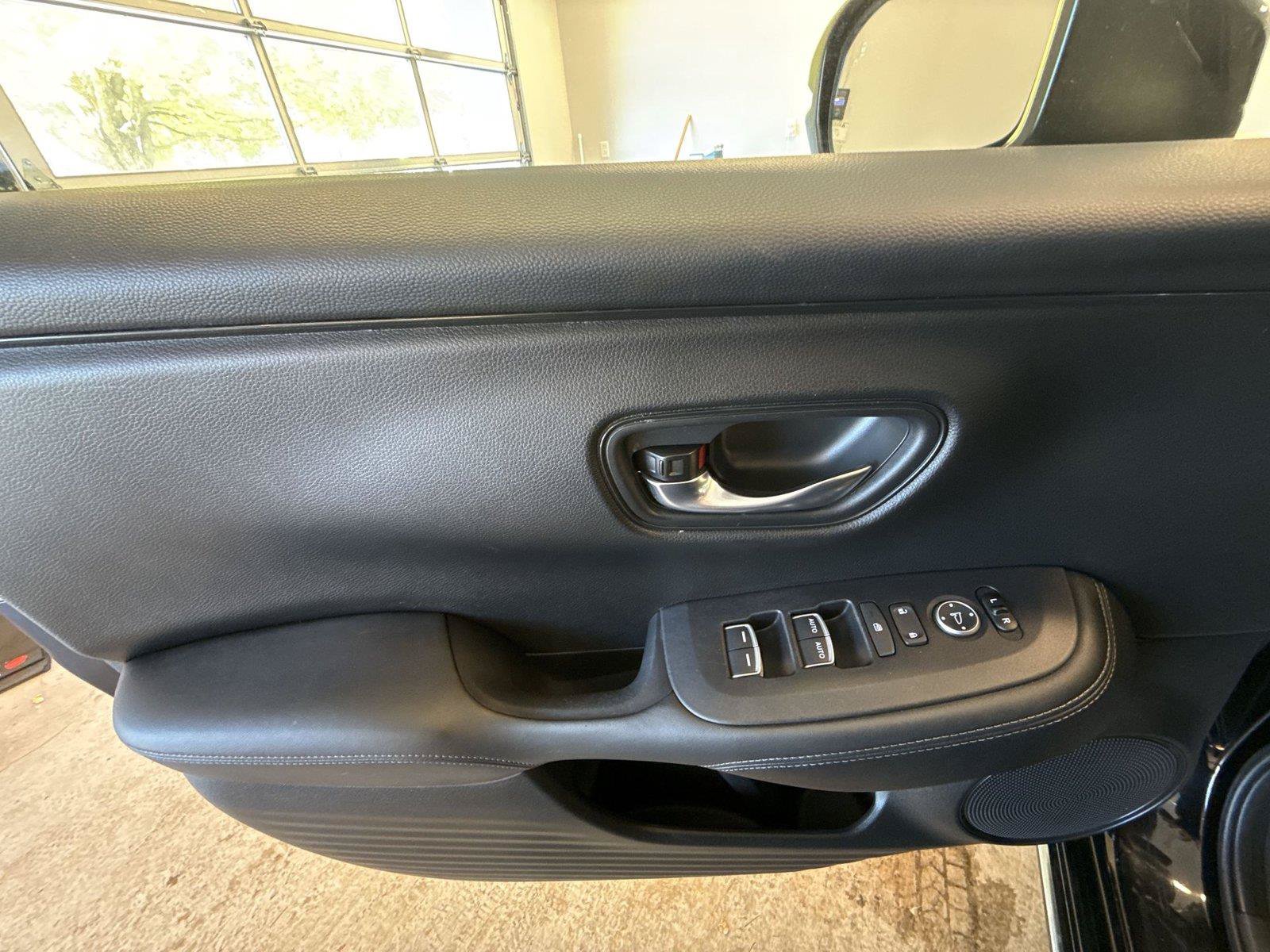 Used 2024 Honda HR-V EX-L image 15