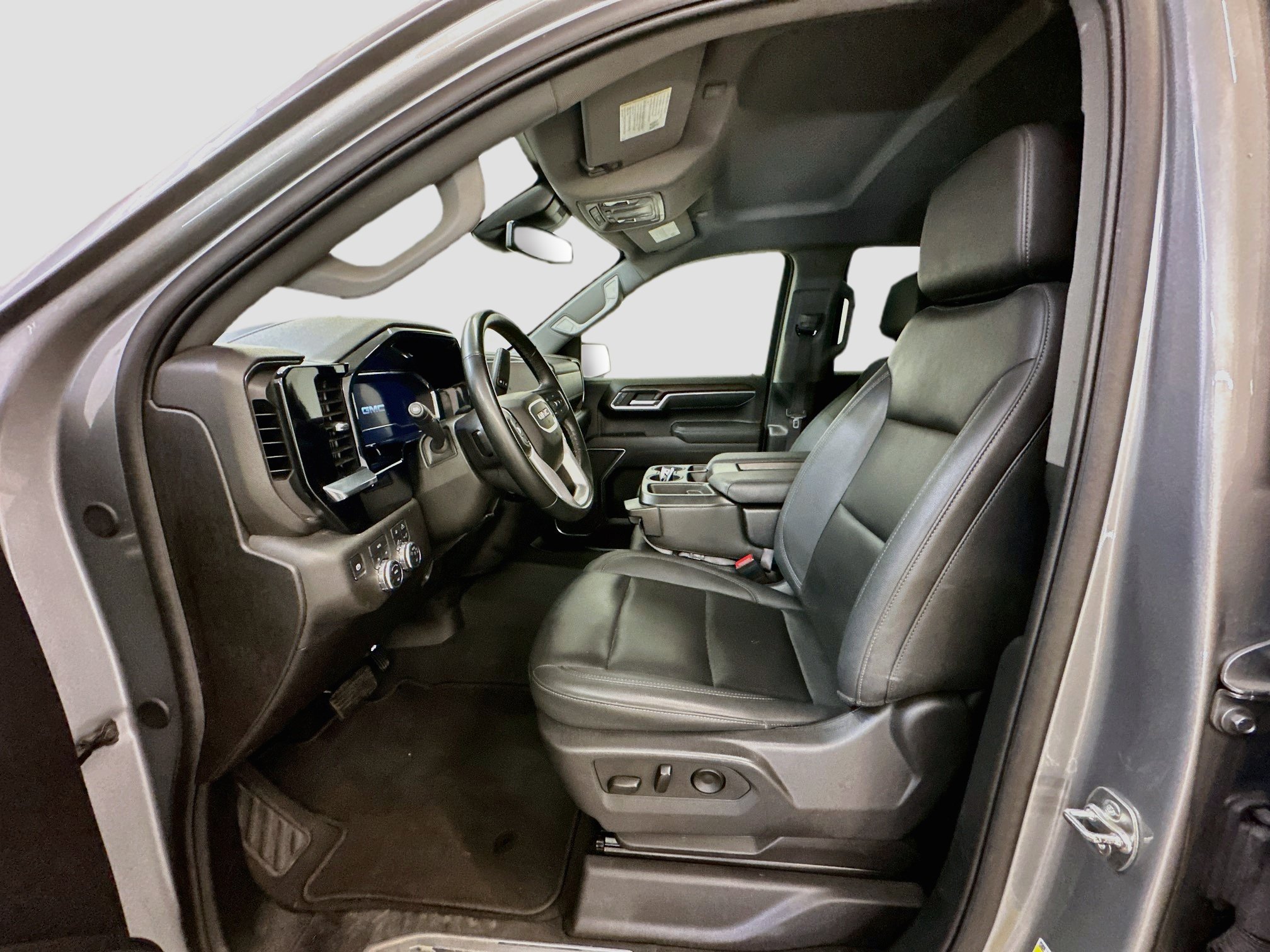 Used 2025 GMC Sierra 1500 SLT AWD/4WD image 13