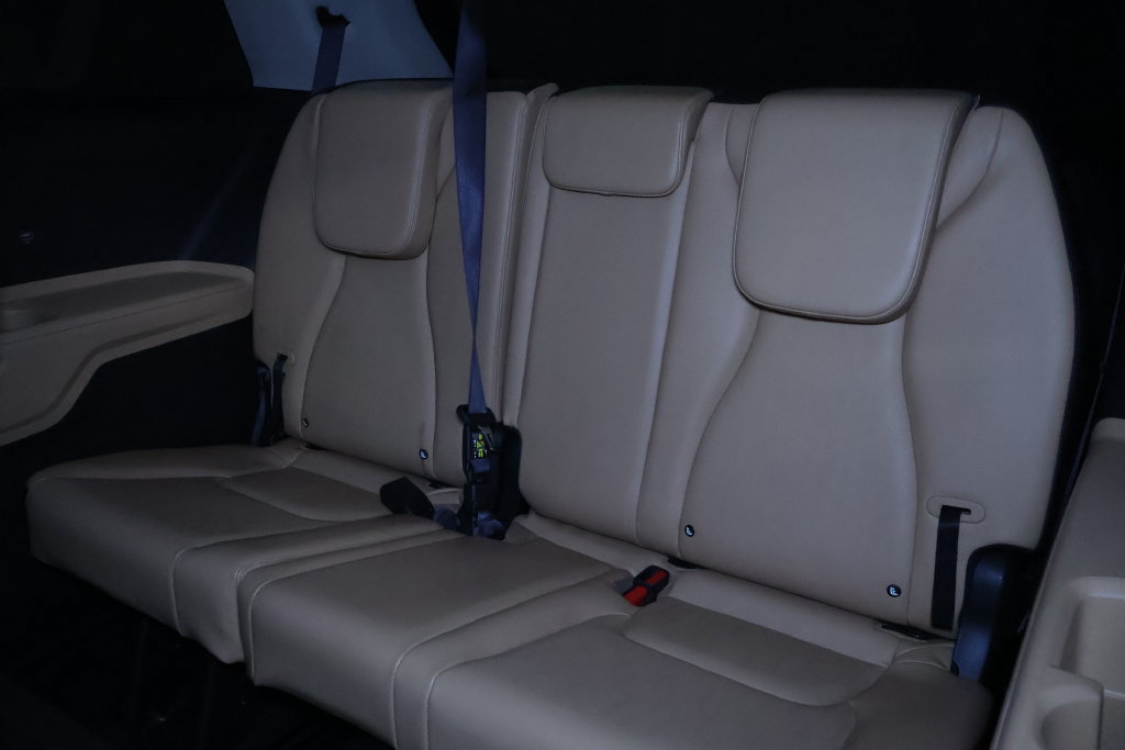 Used 2024 Kia Carnival LX FWD image 15