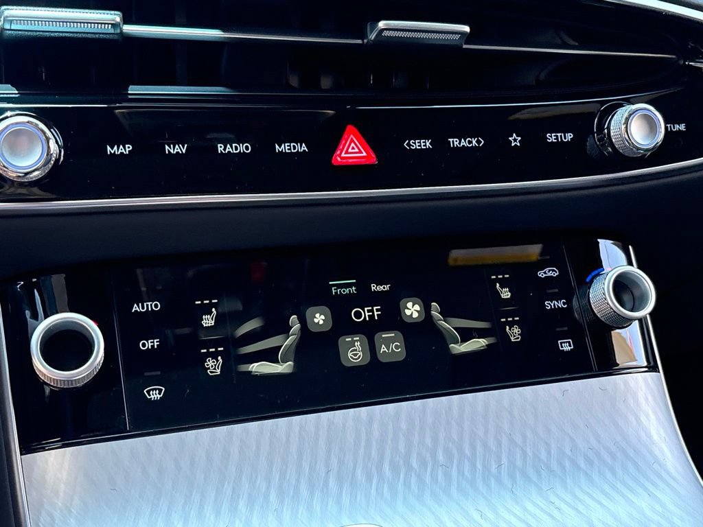 New 2026 Genesis GV70 2.5T Sport Prestige AWD/4WD image 18
