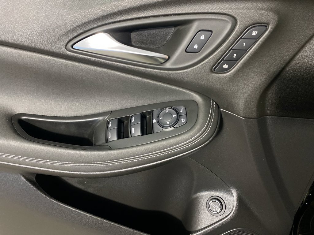 Certified 2024 Buick Encore GX Avenir w/ Avenir Convenience Package FWD image 13