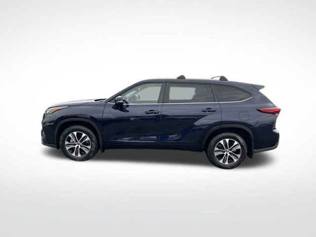 Used 2023 Toyota Highlander L video 2