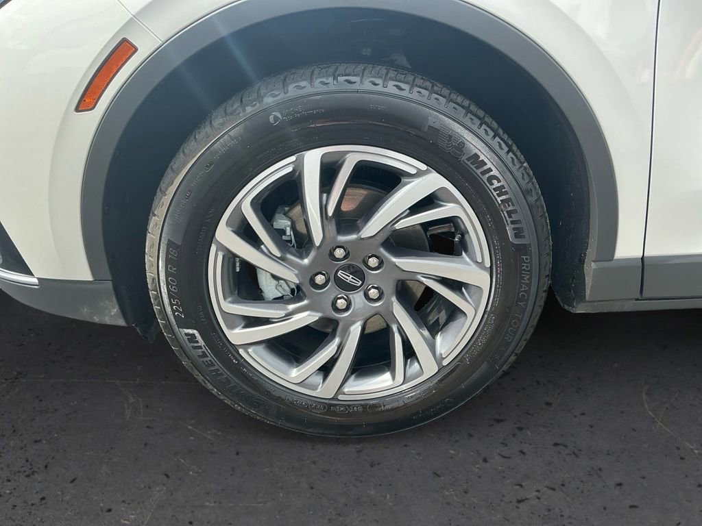 Certified 2023 Lincoln Corsair FWD w/ Equipment Group 101A image 13