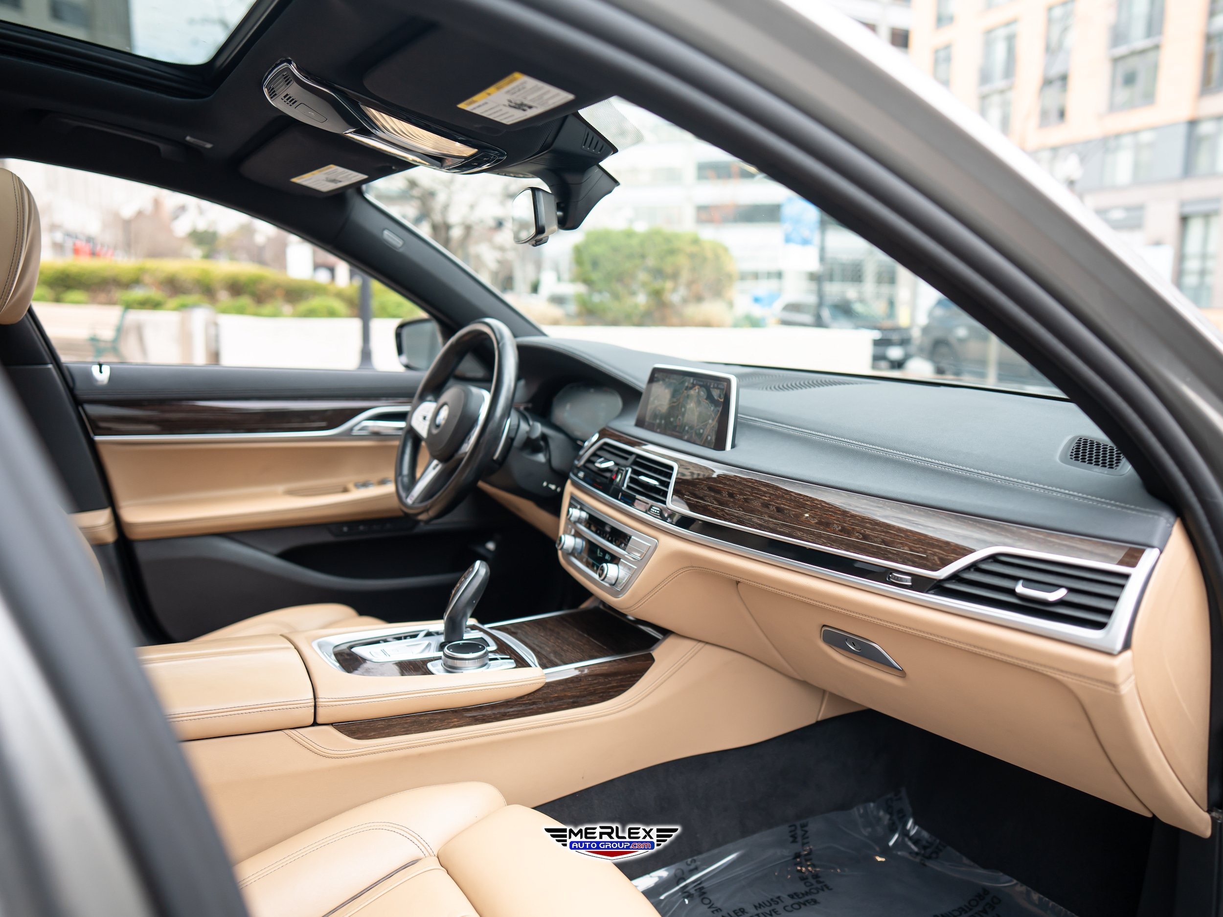 Used 2021 BMW 750i xDrive w/ M Sport Package AWD/4WD image 15