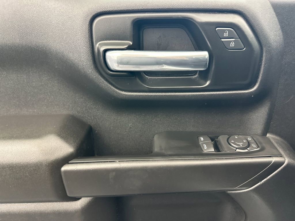 Used 2025 Chevrolet Silverado 1500 W/T image 10