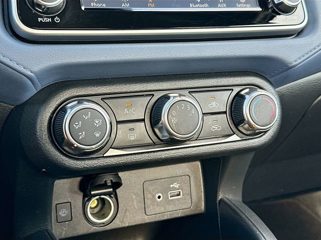 Used 2023 Nissan Versa SV image 14