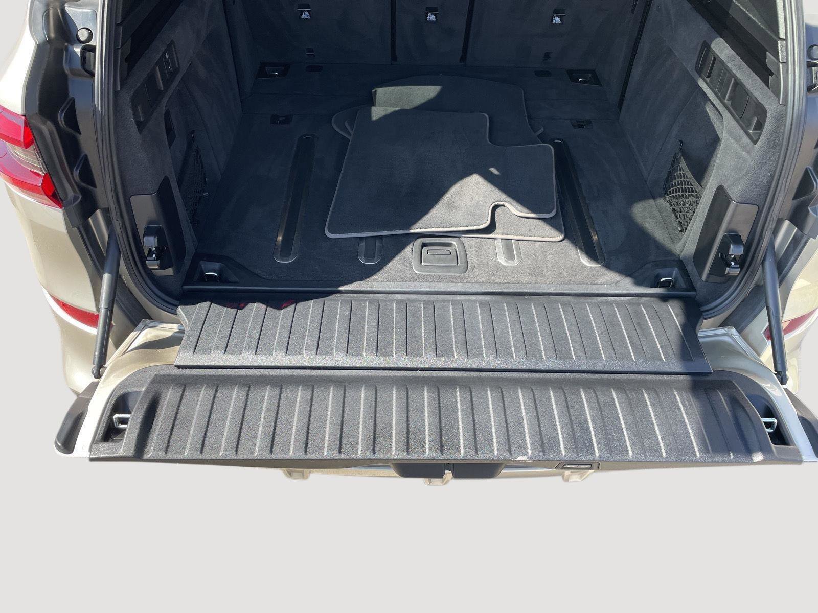 Used 2019 BMW X5 xDrive40i w/ M Sport Package image 28