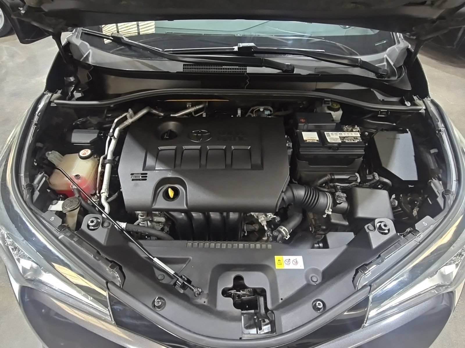 Used 2019 Toyota C-HR LE FWD image 35