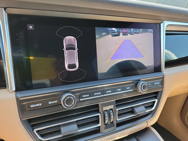 Certified 2020 Porsche Macan AWD/4WD image 31