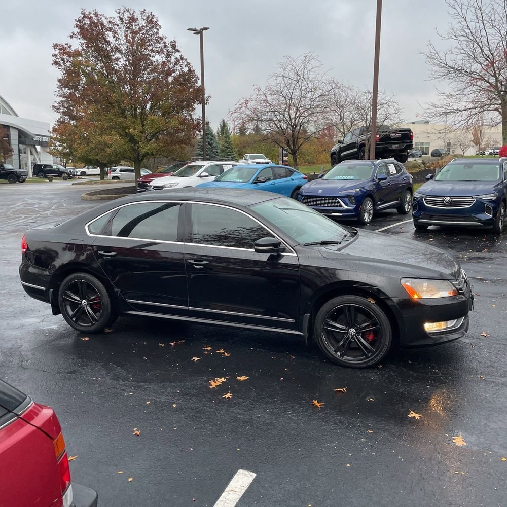 Used 2015 Volkswagen Passat 1.8T SEL Premium image 3