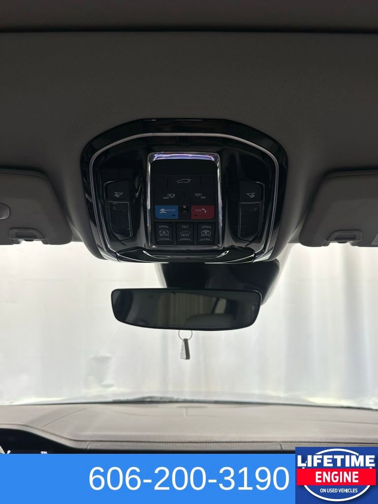 Used 2021 Jeep Grand Cherokee L Summit w/ Luxury Tech Group V image 19