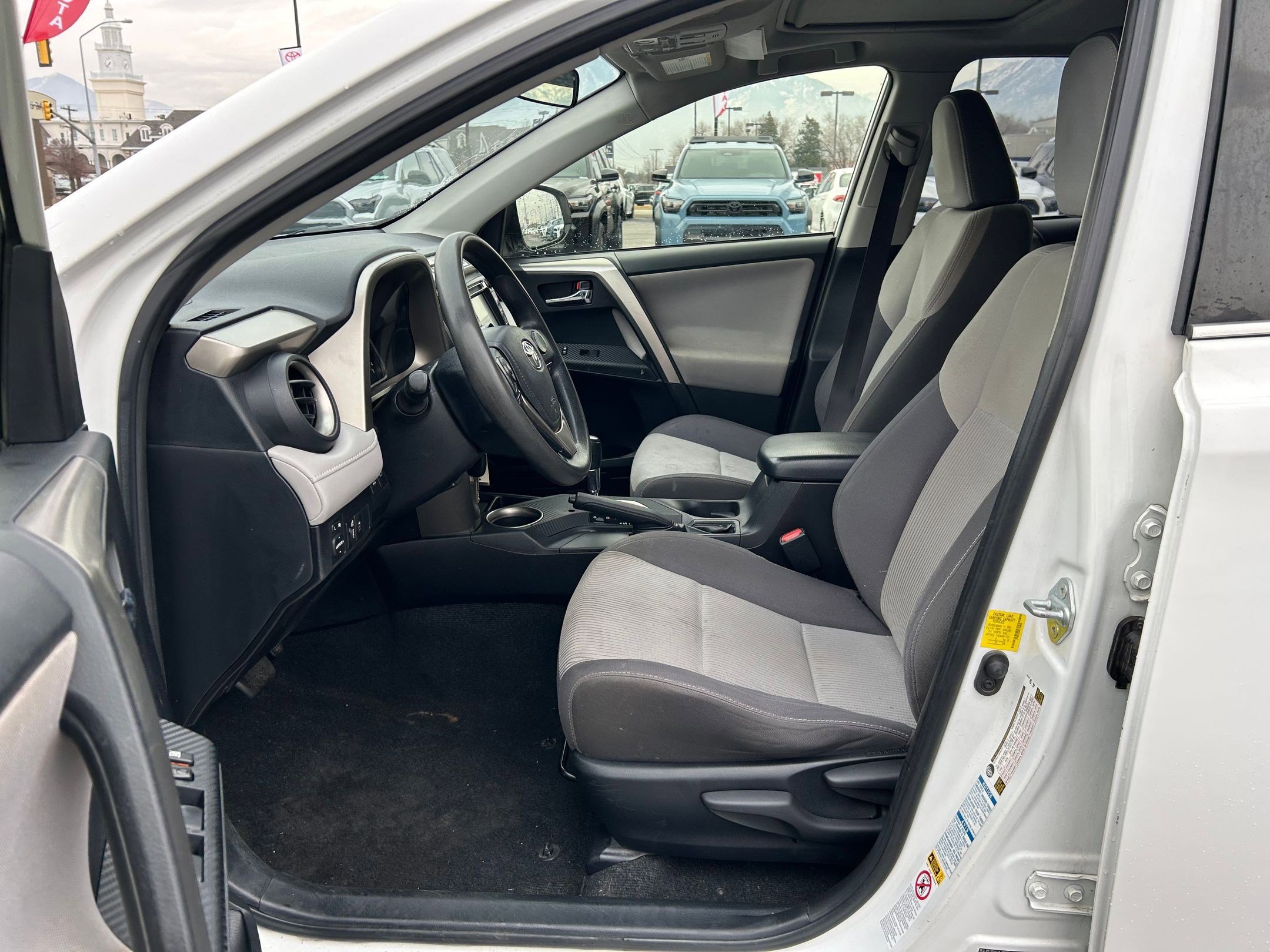 Used 2015 Toyota RAV4 XLE image 11