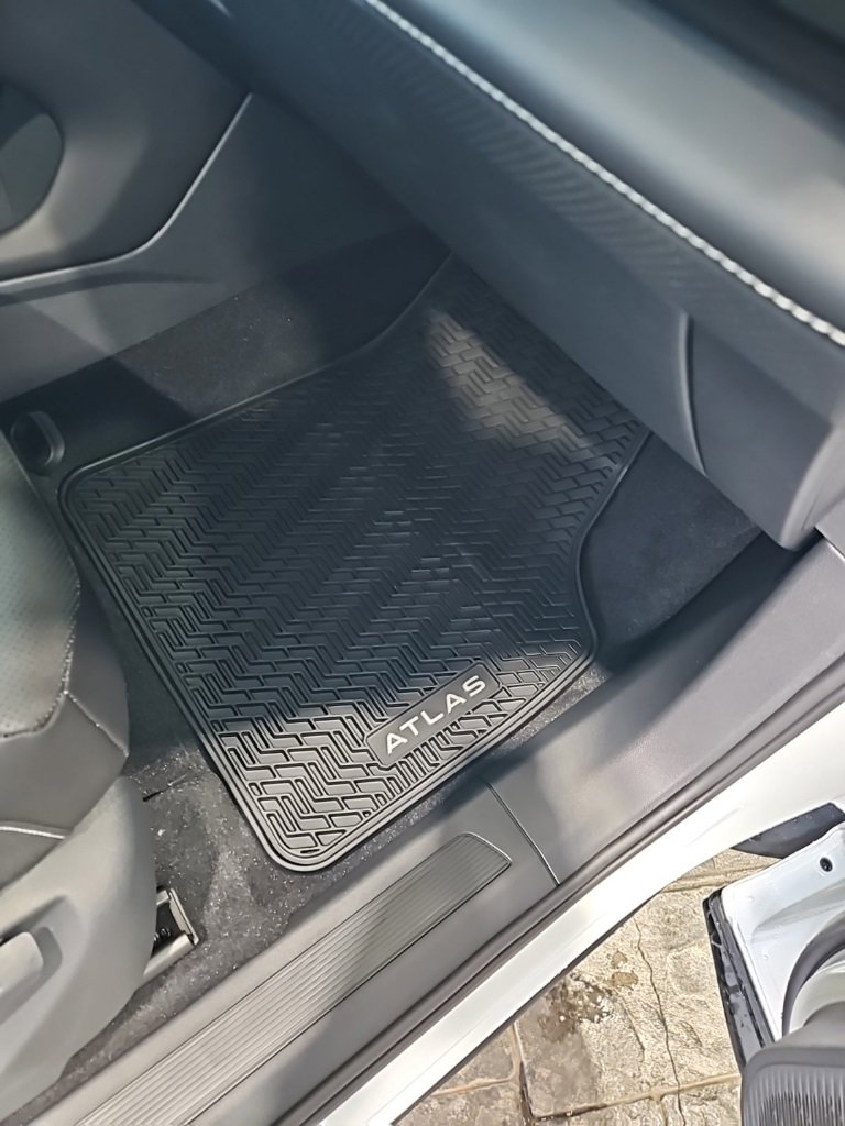 New 2026 Volkswagen Atlas SE image 14