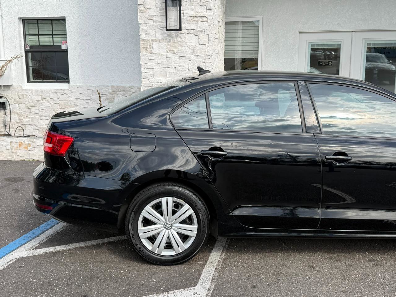 Used 2015 Volkswagen Jetta TDI S image 14
