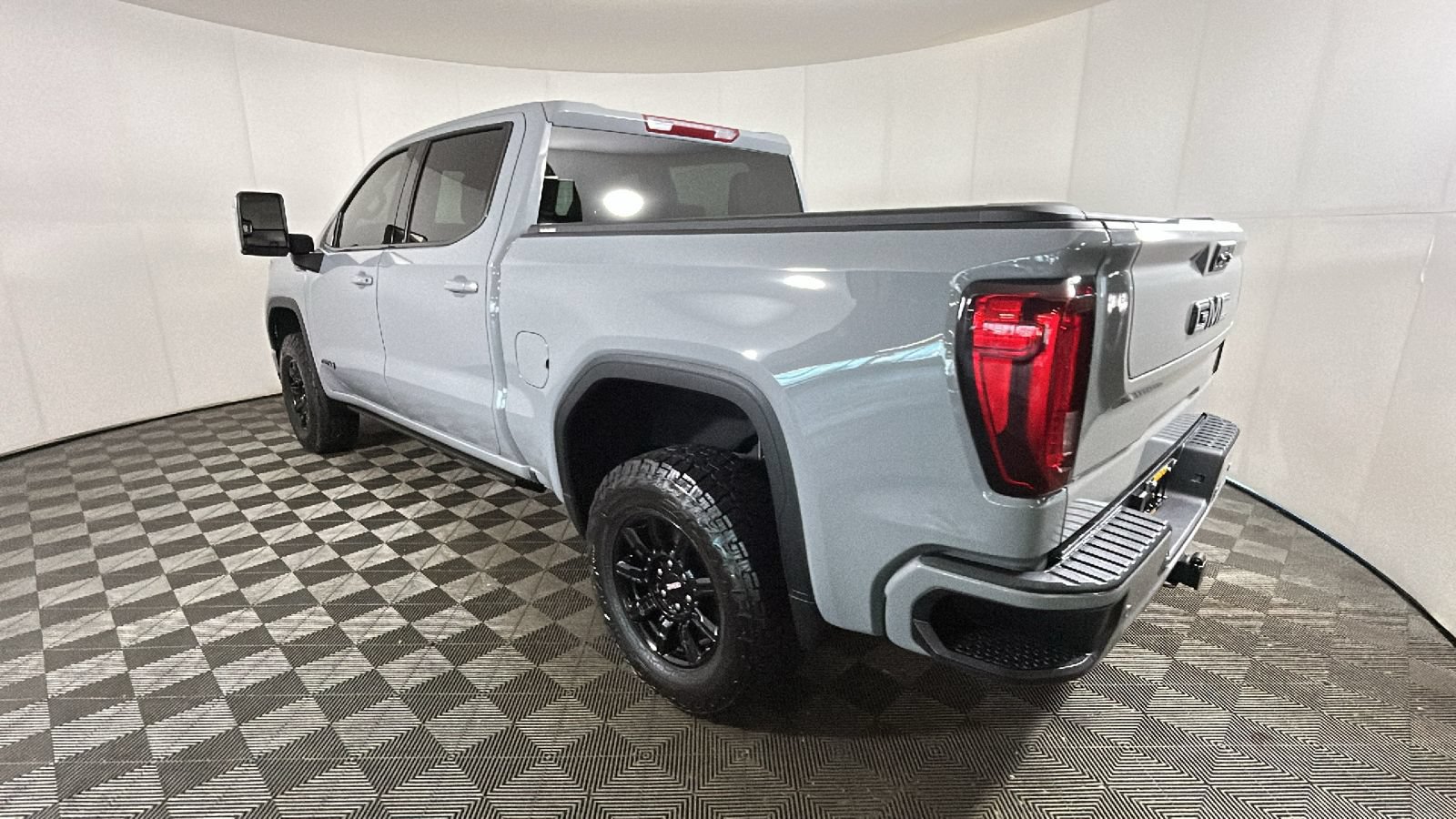 Used 2025 GMC Sierra 1500 AT4 AWD/4WD image 5