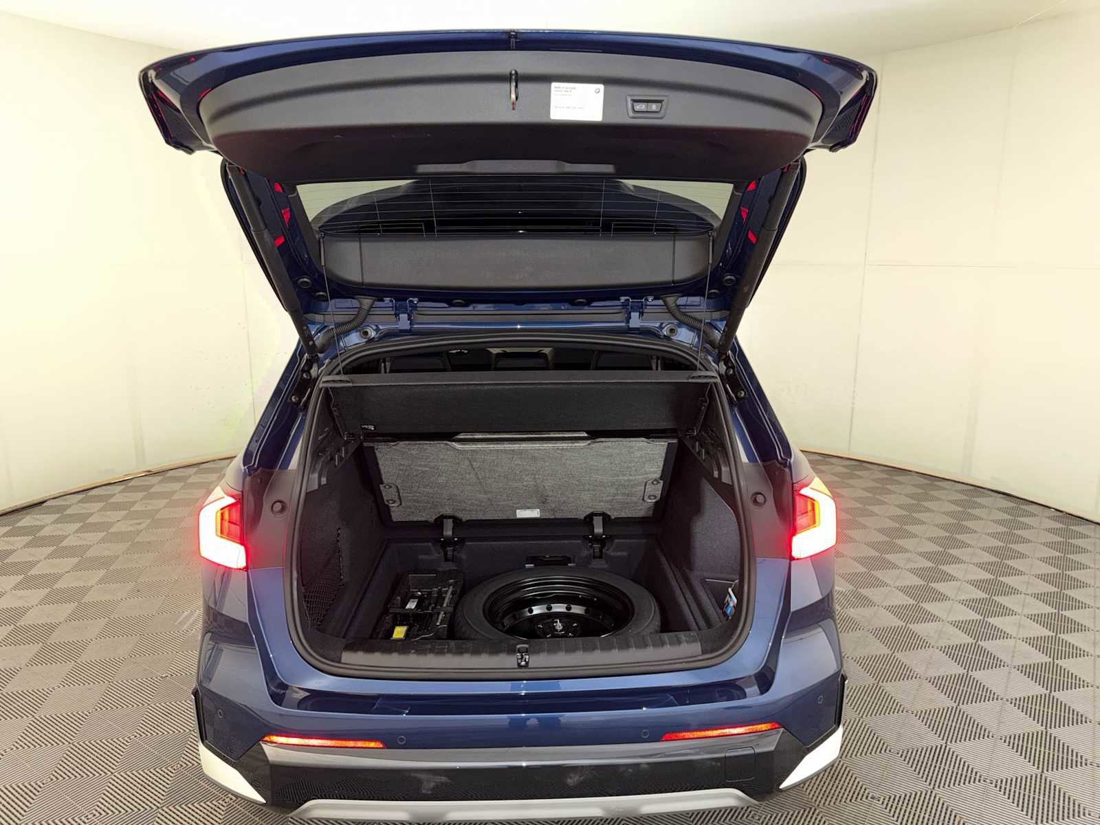 Used 2025 BMW X1 xDrive28i w/ Convenience Package image 24