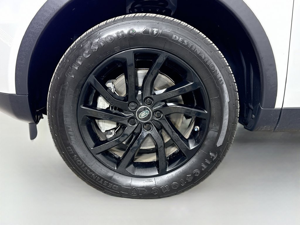 Used 2019 Land Rover Discovery Sport SE AWD/4WD image 45