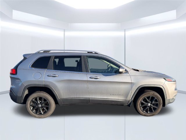 Used 2015 Jeep Cherokee Latitude w/ Comfort/Convenience Group AWD/4WD image 6