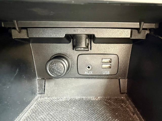 Used 2017 Subaru Legacy 2.5i Limited image 33