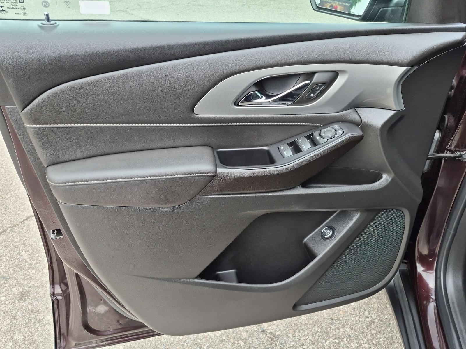 Used 2023 Chevrolet Traverse LT FWD image 10
