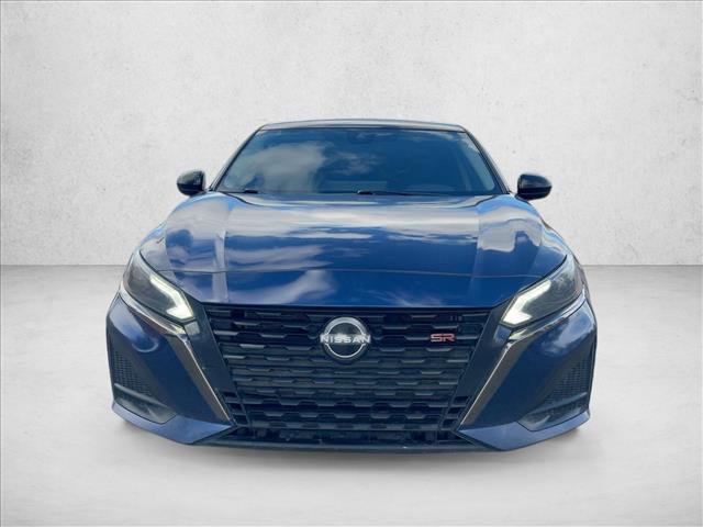 Used 2023 Nissan Altima 2.5 SR w/ SR Premium Package image 2